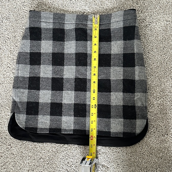 Madewell Shirttail Skirt in Plaid, size 2 - Picture 7 of 7